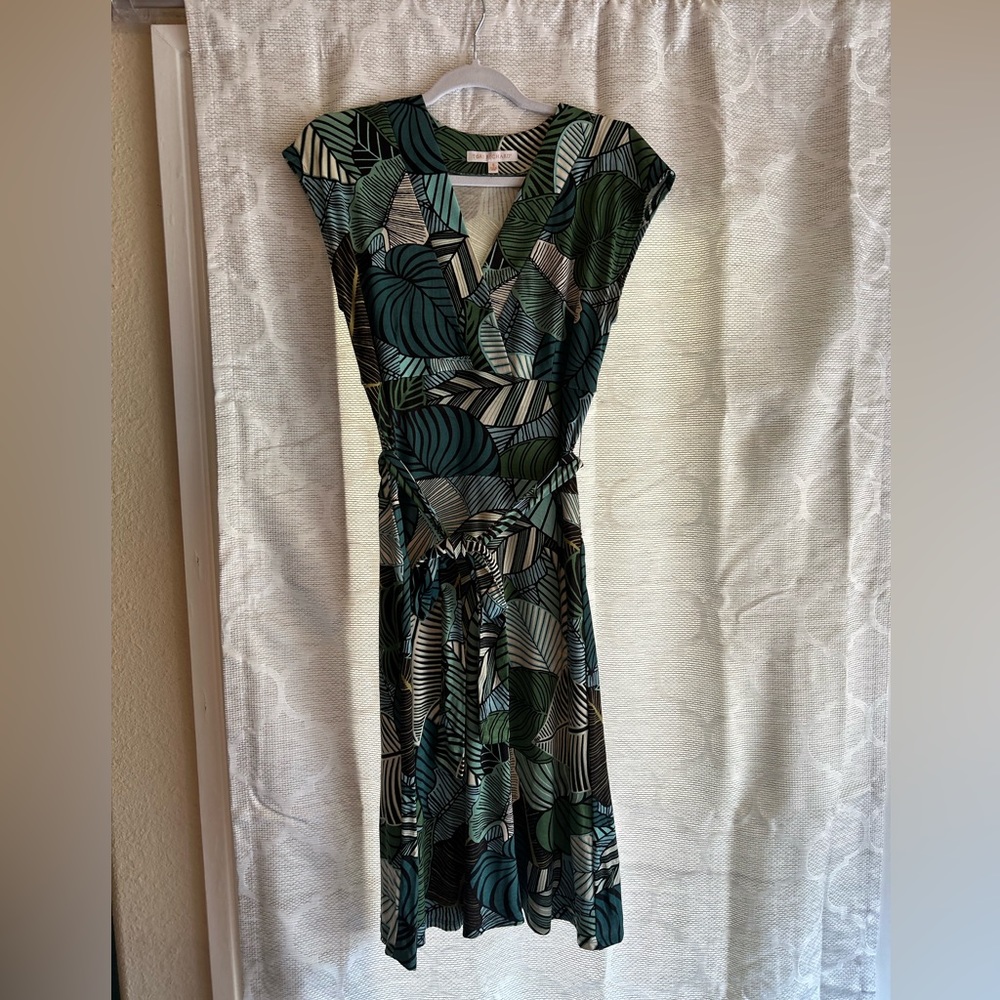 COPY - Tori Richard silk mid-length dress with tie belt #100%silk #dress #torir…